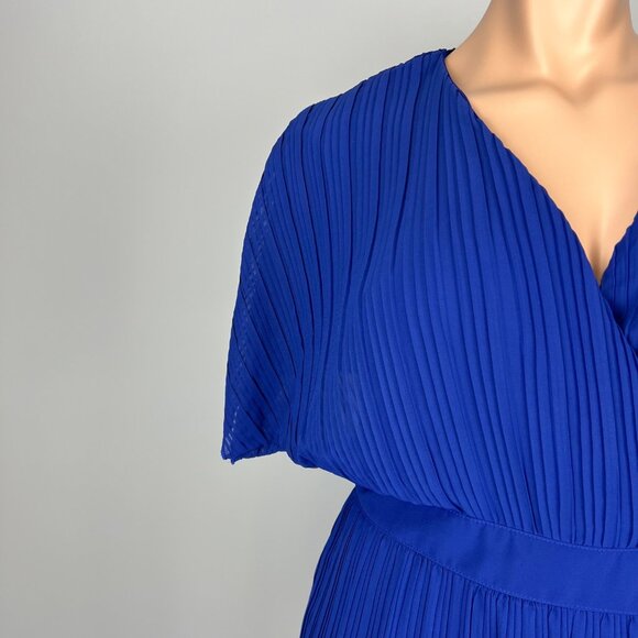 Boohoo Womens Plus Occasion Pleated Wrap Midi Dress Blue Short Sleeve size 16 - Picture 6 of 16